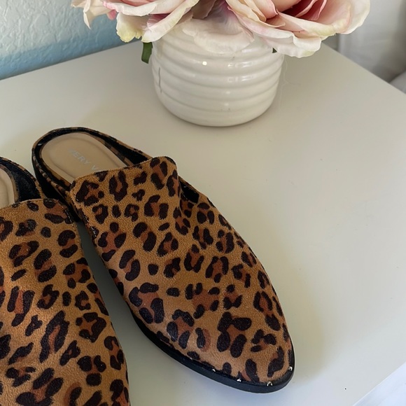Leopard print slip ons - Picture 1 of 9